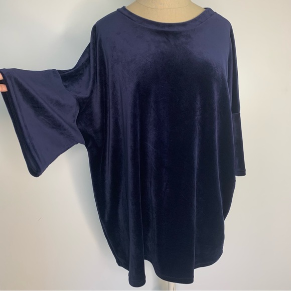 Fashion Nova navy oversized velour top - Picture 6 of 15
